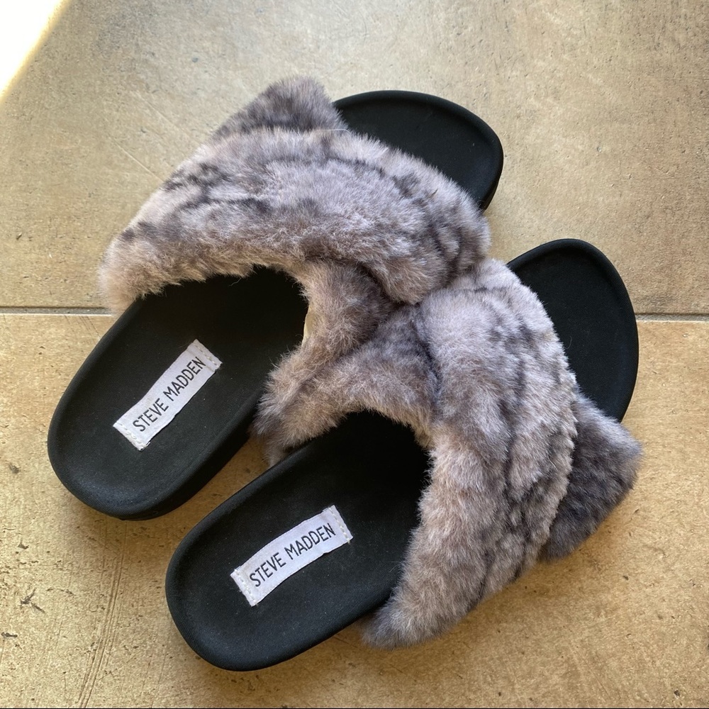 Steve Madden Faux Fur Slippers | Women’s 7